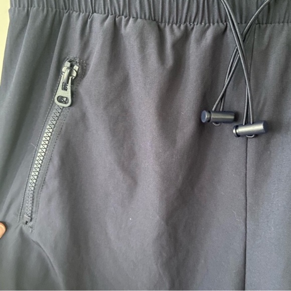 Te Verde Shorts - Picture 2 of 5